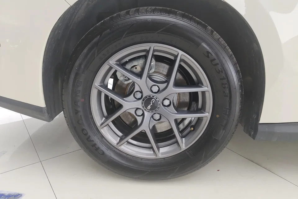 BYD Seal 06DM Seal 06DM 2025 DM-i 80KM Deluxe Smart Driving Edition 2025 — миниатюра 3