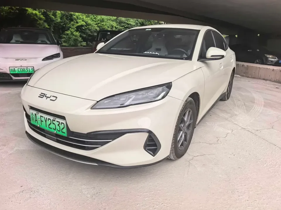 BYD Seal 06DM Seal 06DM 2024 DM-i 80KM Deluxe 2025 — photo 1, buy with delivery to Moscow