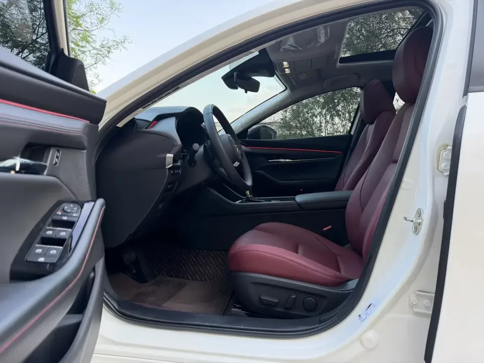 Mazda Axela Mazda3 Angkesela 2023 2.0L Automatic Quality Edition 2024 — thumbnail 5