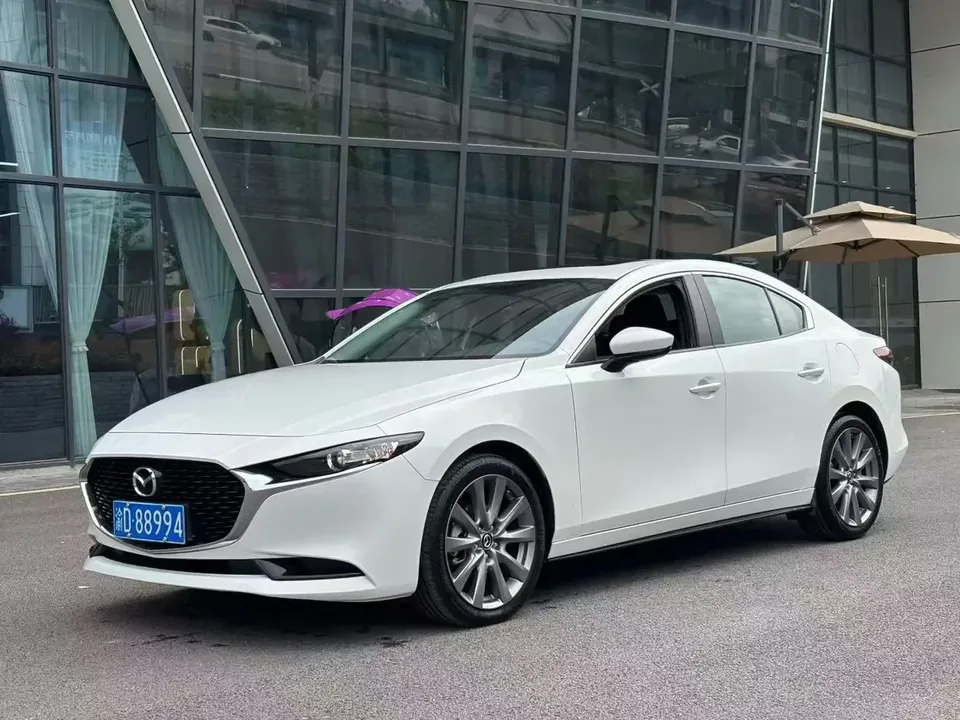 Mazda Axela Mazda3 Angkesela 2023 2.0L Automatic Quality Edition 2025 — photo 1, buy with delivery to Moscow