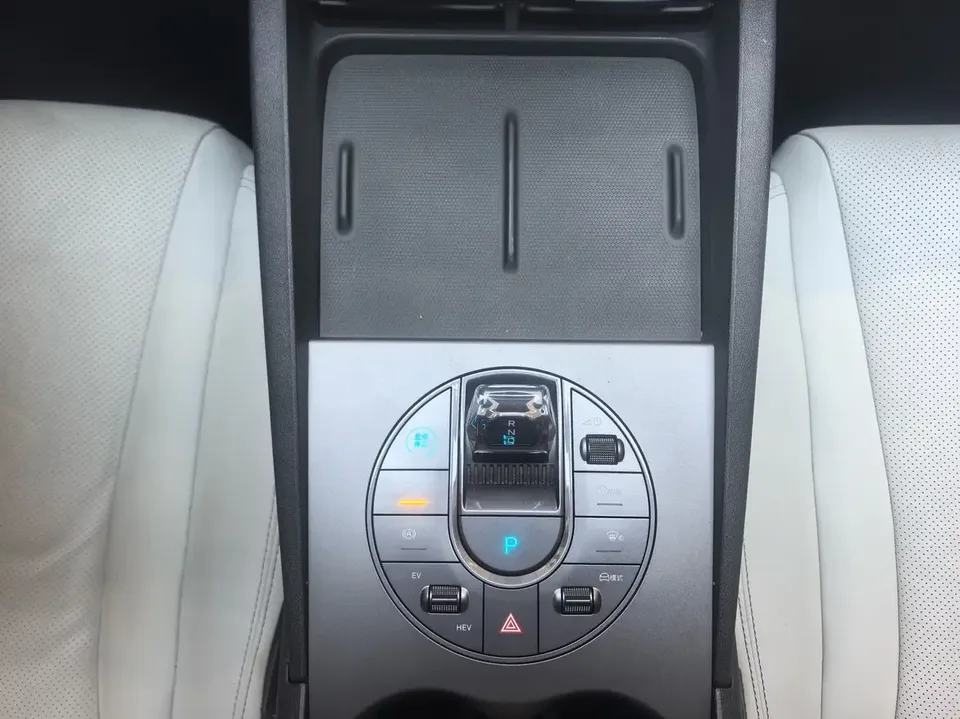 BYD Seal 06DM Seal 06DM 2024 DM-i 80KM Deluxe 2025 — thumbnail 4