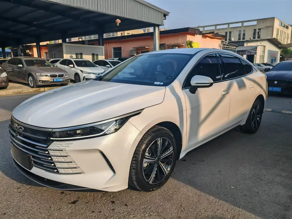 BYD Destroyer 05 Destroyer 05 2023 DM-i Champion Edition 120KM Premium 2023 — photo 1, buy with delivery to Moscow