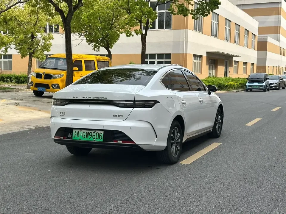 BYD Destroyer 05 Destroyer 05 2023 DM-i Champion Edition 55KM Deluxe 2023 — thumbnail 2