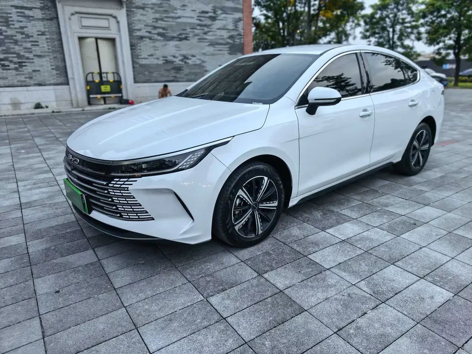 BYD Destroyer 05 Destroyer 05 2024 Honor Edition DM-i 120KM Deluxe 2025 — photo 1, buy with delivery to Moscow