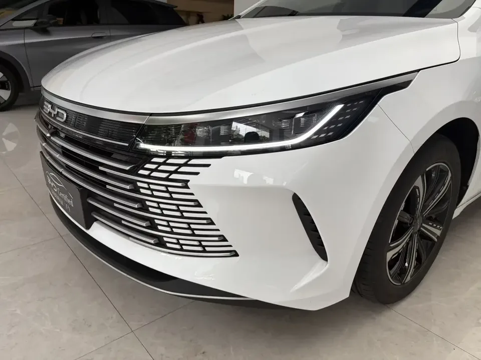 BYD Destroyer 05 Destroyer 05 2024 Honor Edition DM-i 120KM Deluxe 2024 — thumbnail 3