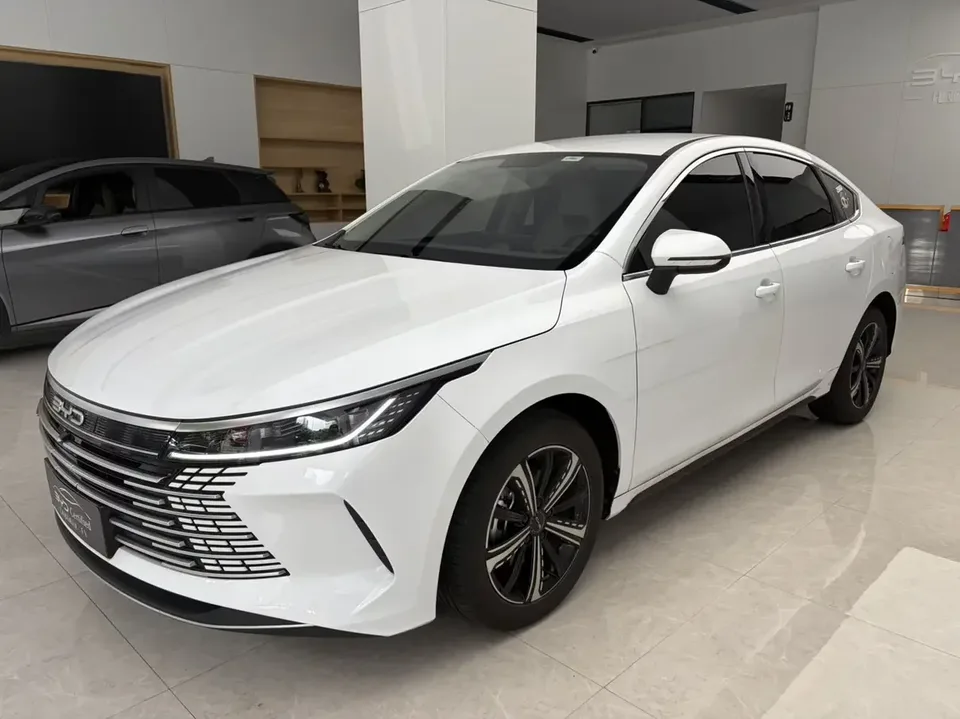 BYD Destroyer 05 Destroyer 05 2024 Honor Edition DM-i 120KM Deluxe 2024 — photo 1, buy with delivery to Moscow