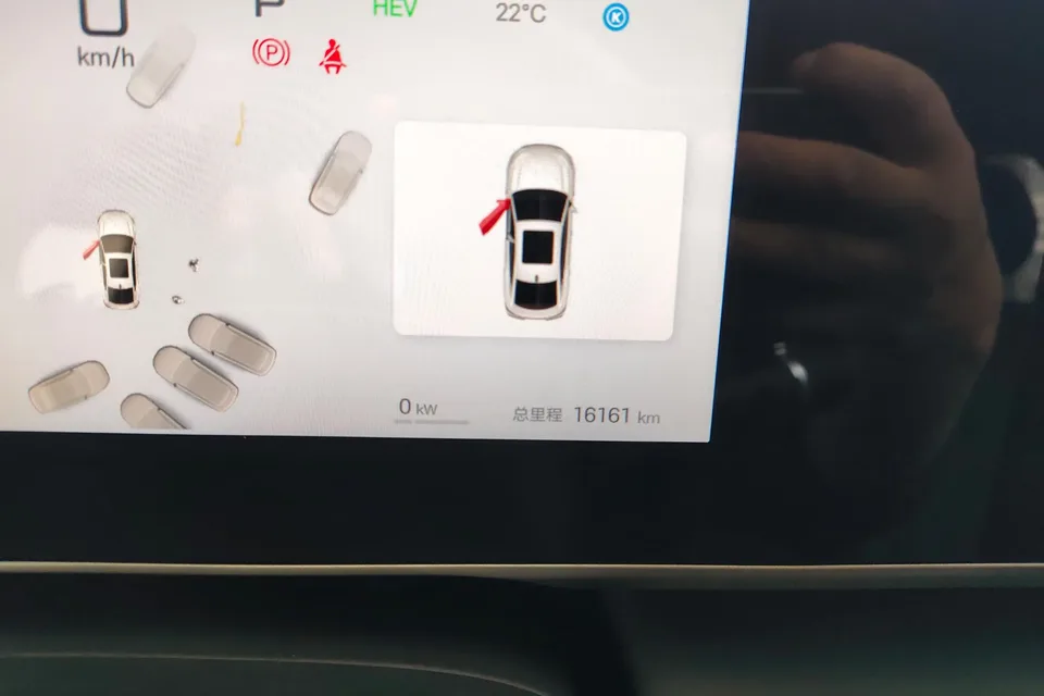 BYD Qin L DM Qin L DM 2025 Intelligent Driving Edition DM-i 80KM Leading Edition 2025 — миниатюра 3