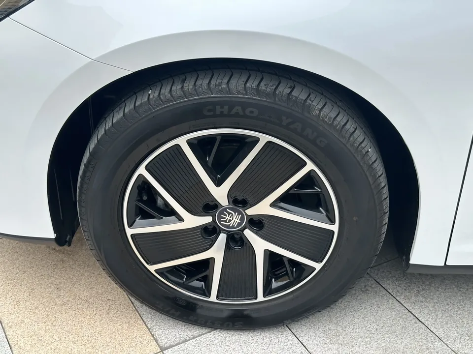 BYD Qin L DM Qin L DM 2024 DM-i 80KM Beyond 2024 — миниатюра 3