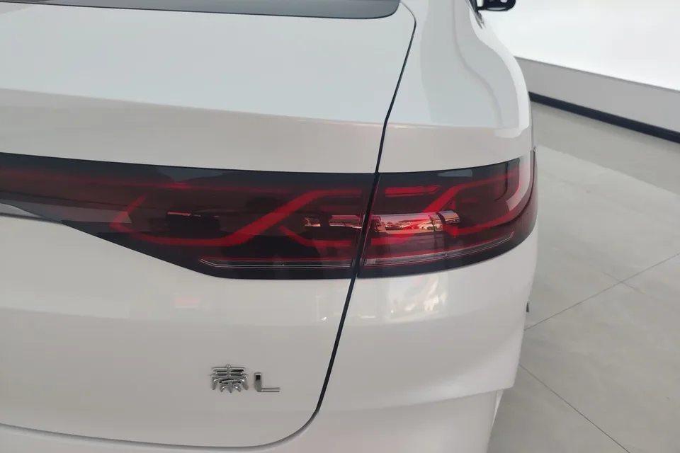 BYD Qin L DM Qin L DM 2024 DM-i 120KM Leading Type 2024 — thumbnail 2
