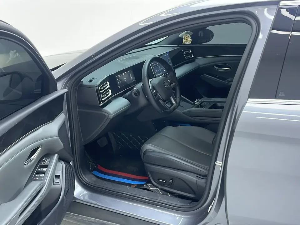 BYD Qin L DM Qin L DM 2025 Intelligent Driving Edition DM-i 120KM Leading Edition 2025 — thumbnail 5