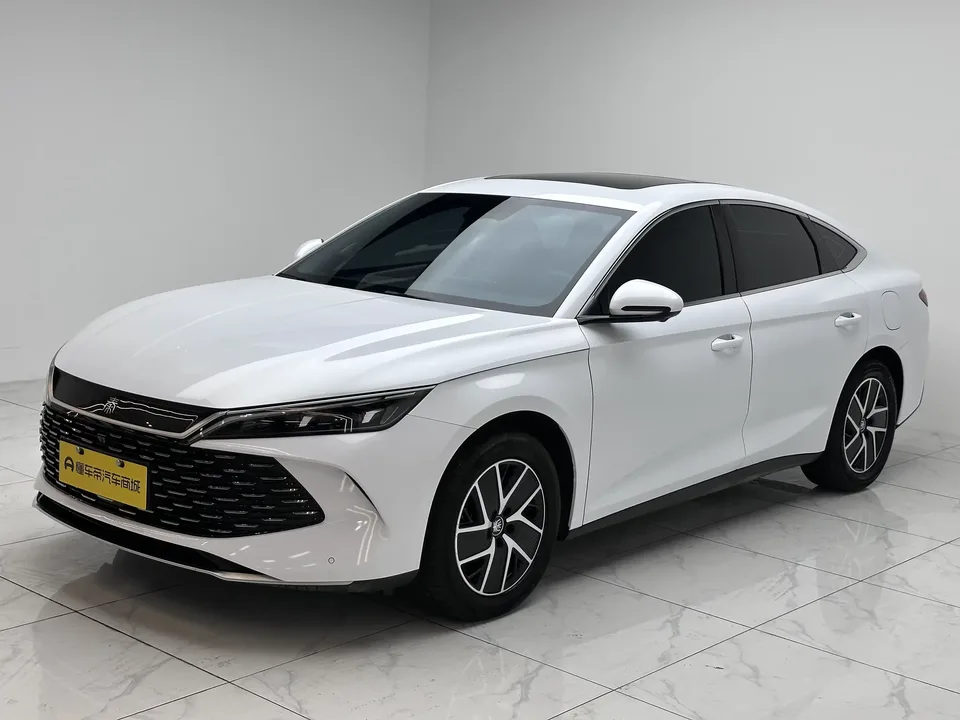 BYD Qin L DM Qin L DM 2024 DM-i 120KM Leading Type 2025 — photo 1, buy with delivery to Moscow