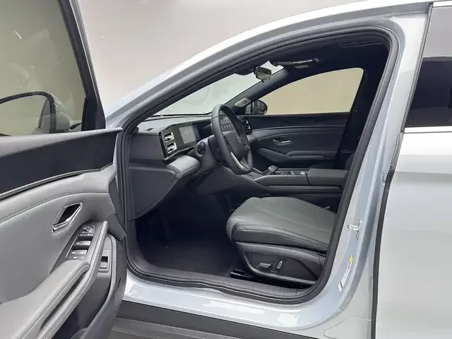 BYD Qin L DM Qin L DM 2024 DM-i 120KM Leading Type 2025 — thumbnail 5