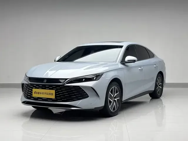 BYD Qin L DM Qin L DM 2024 DM-i 120KM Leading Type 2025 — photo 1, buy with delivery to Moscow