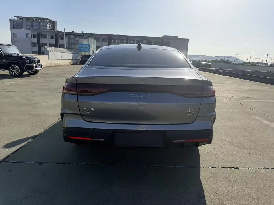 BYD Qin L DM Qin L DM 2025 DM-i 120KM Intelligent Driving Edition 2025 — thumbnail 2