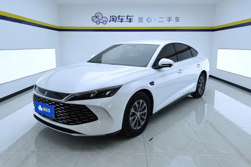 BYD Qin L DM Qin L DM 2025 Intelligent Driving Edition DM-i 80KM Leading Edition 2025 — photo 1, buy with delivery to Moscow