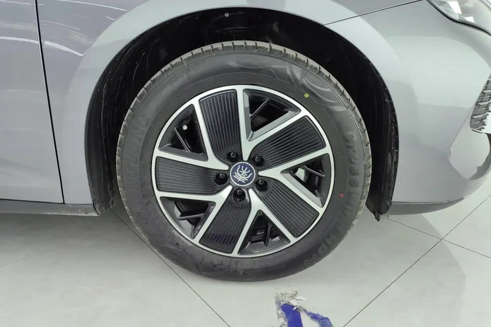 BYD Qin L DM Qin L DM 2024 DM-i 120KM Leading Type 2024 — thumbnail 3