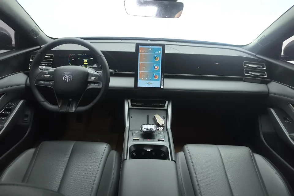 BYD Qin L DM Qin L DM 2024 DM-i 80KM Leading Type 2025 — thumbnail 4