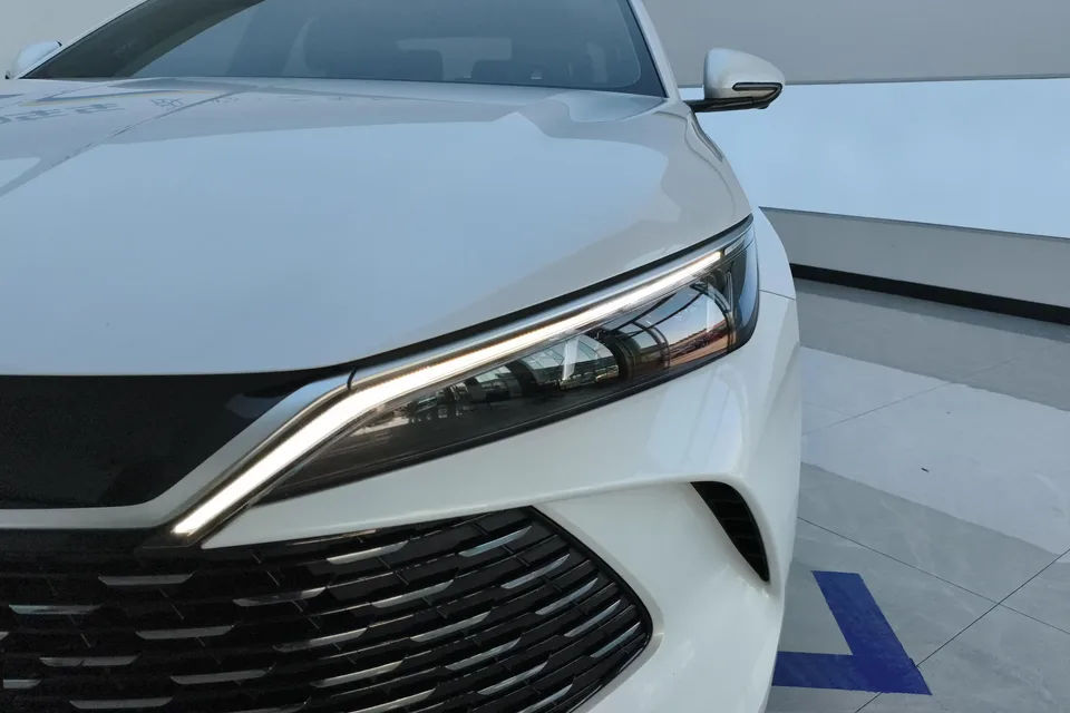 BYD Qin L DM Qin L DM 2024 DM-i 120KM Leading Type 2025 — thumbnail 2