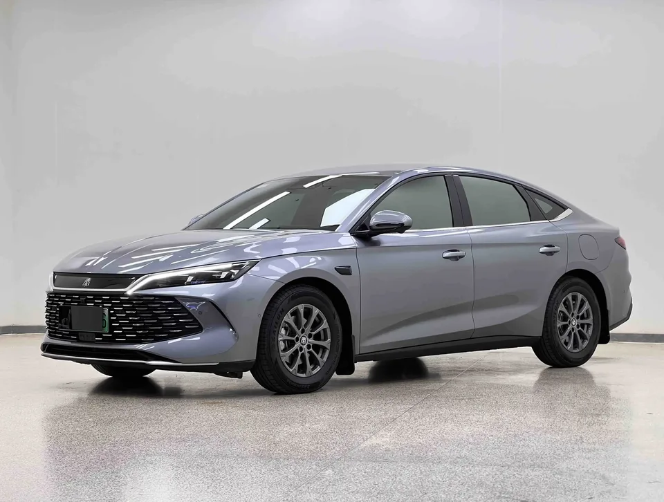 BYD Qin L DM Qin L DM 2025 Intelligent Driving Edition DM-i 80KM Leading Edition 2025 — photo 1, buy with delivery to Moscow