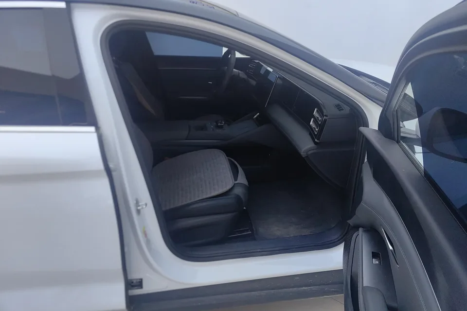 BYD Qin L DM Qin L DM 2024 DM-i 80KM Beyond 2025 — thumbnail 3