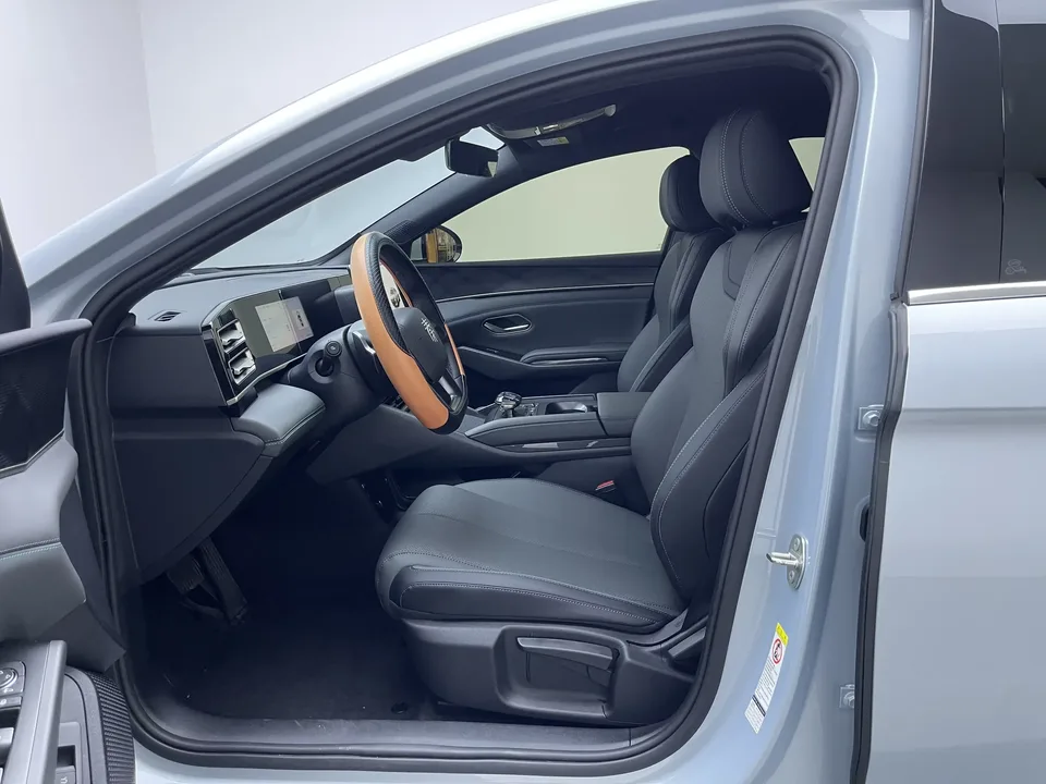 BYD Qin L DM Qin L DM 2025 Intelligent Driving Edition DM-i 80KM Leading Edition 2025 — thumbnail 5