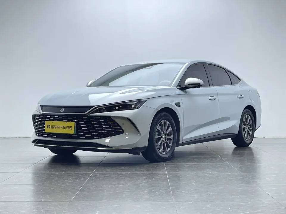 BYD Qin L DM Qin L DM 2025 Intelligent Driving Edition DM-i 80KM Leading Edition 2025 — photo 1, buy with delivery to Moscow
