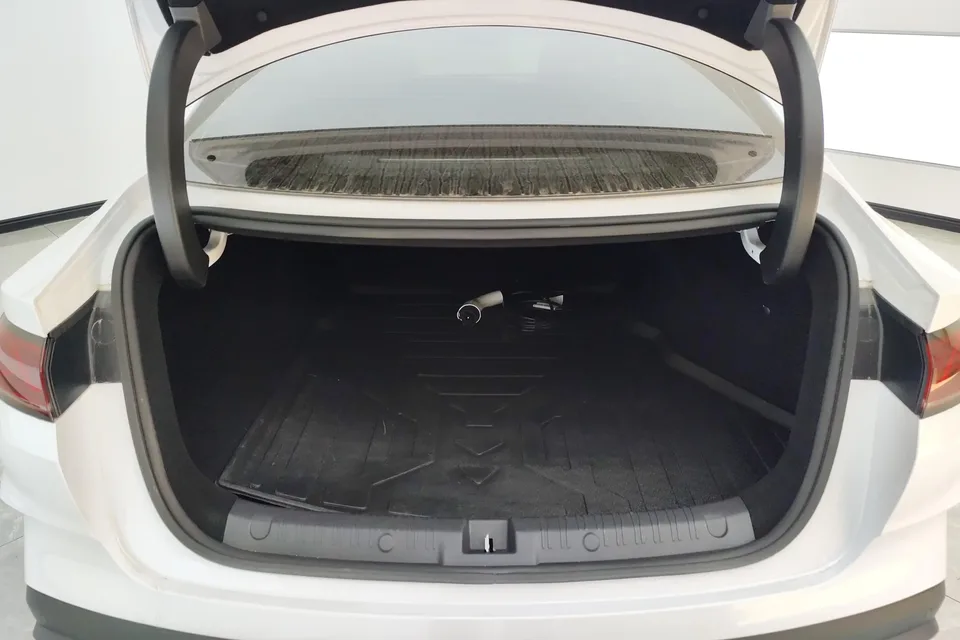 BYD Qin L DM Qin L DM 2024 DM-i 80KM Leading Type 2025 — thumbnail 5