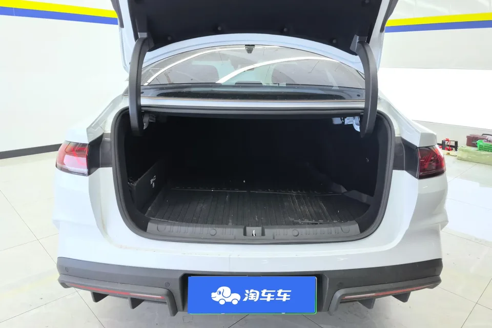 BYD Qin L DM Qin L DM 2025 Intelligent Driving Edition DM-i 80KM Leading Edition 2025 — thumbnail 5