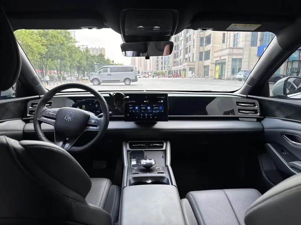 BYD Qin L DM Qin L DM 2024 DM-i 80KM Leading Type 2024 — thumbnail 4