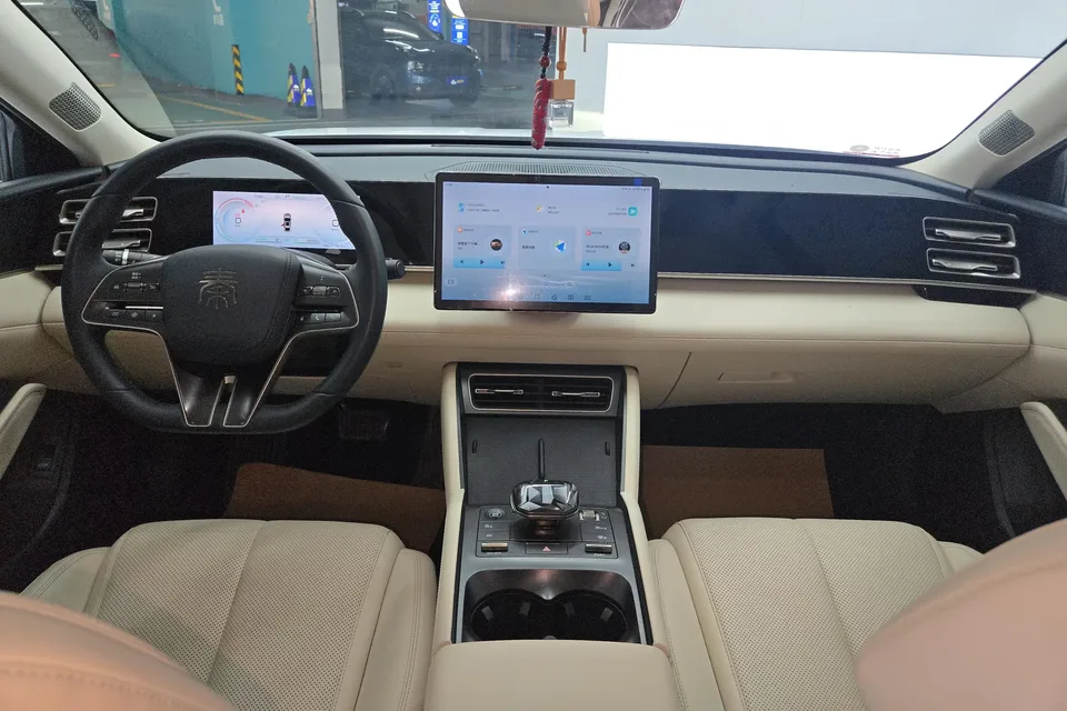 BYD Qin L DM Qin L DM 2024 DM-i 120KM Leading Type 2024 — thumbnail 4