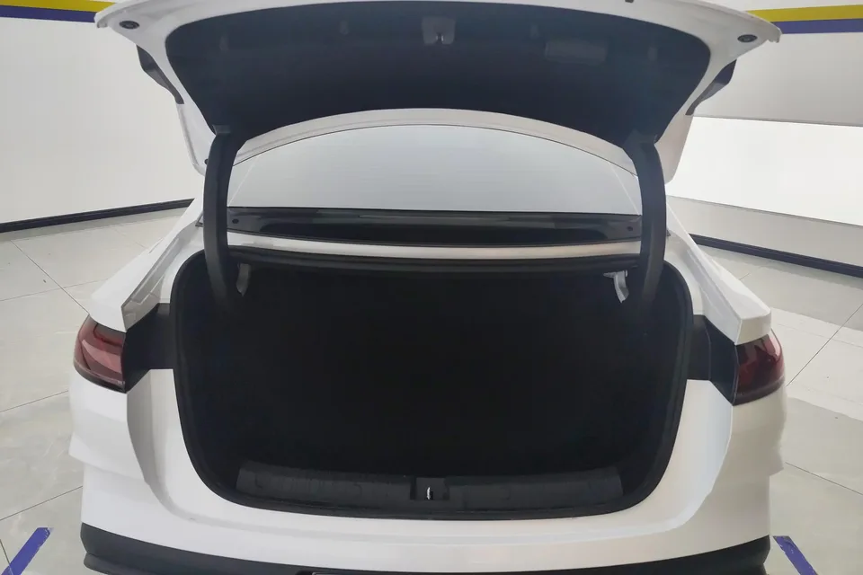 BYD Qin L DM Qin L DM 2024 DM-i 80KM Leading Type 2025 — thumbnail 5