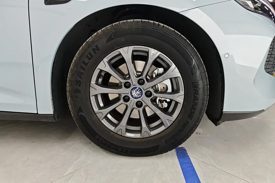 BYD Qin L DM Qin L DM 2025 Intelligent Driving Edition DM-i 80KM Leading Edition 2025 — thumbnail 3