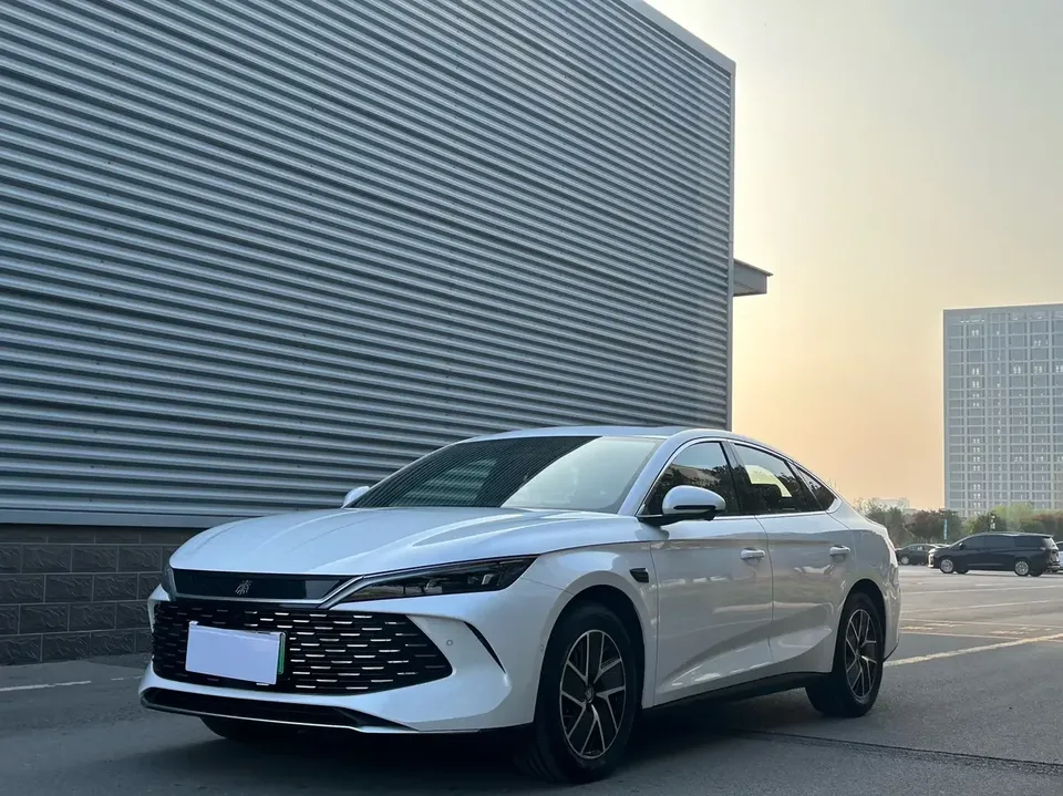 BYD Qin L DM Qin L DM 2025 DM-i 120KM Intelligent Driving Edition 2025 — photo 1, buy with delivery to Moscow