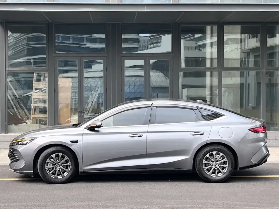 BYD Qin L DM Qin L DM 2025 Intelligent Driving Edition DM-i 80KM Leading Edition 2025 — thumbnail 4