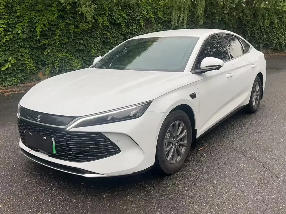 BYD Qin L DM Qin L DM 2025 Intelligent Driving Edition DM-i 80KM Leading Edition 2025 — photo 1, buy with delivery to Moscow