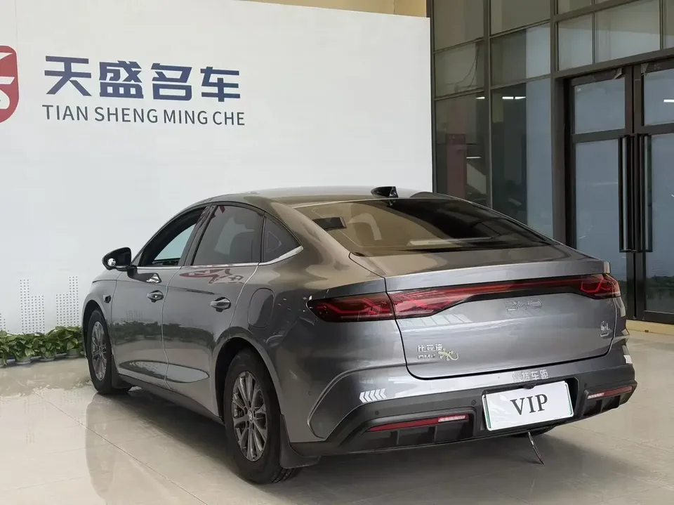 BYD Qin L DM Qin L DM 2025 DM-i 80KM Intelligent Driving Edition 2025 — миниатюра 4