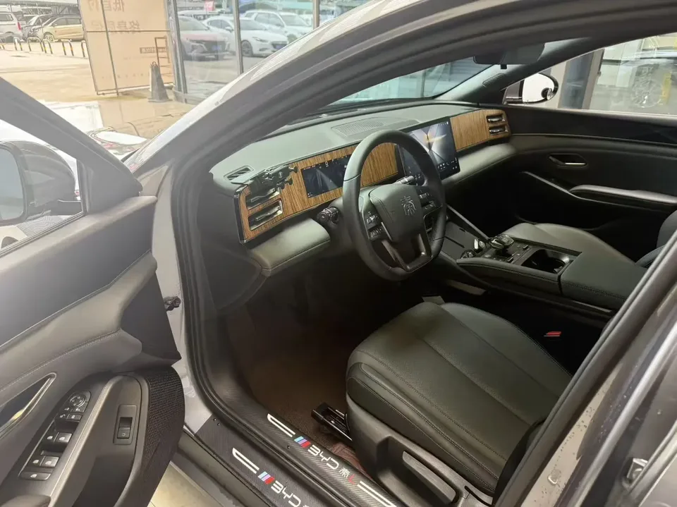 BYD Qin L DM Qin L DM 2025 DM-i 80KM Intelligent Driving Edition 2025 — миниатюра 5