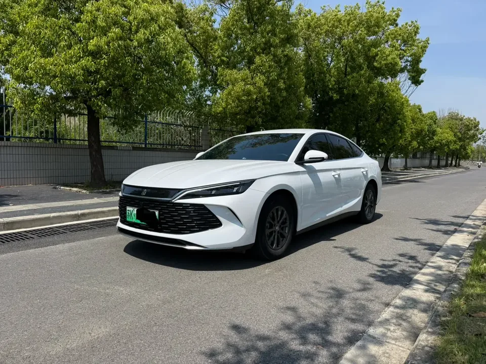 BYD Qin L DM Qin L DM 2025 Intelligent Driving Edition DM-i 80KM Leading Edition 2025 — photo 1, buy with delivery to Moscow