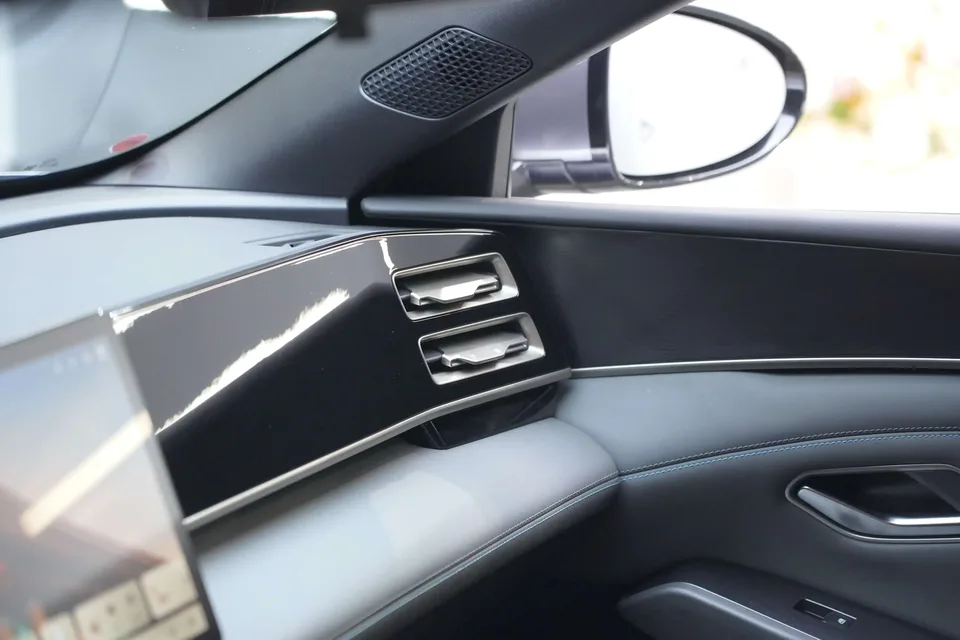 BYD Qin L DM Qin L DM 2025 Intelligent Driving Edition DM-i 80KM Leading Edition 2025 — thumbnail 3