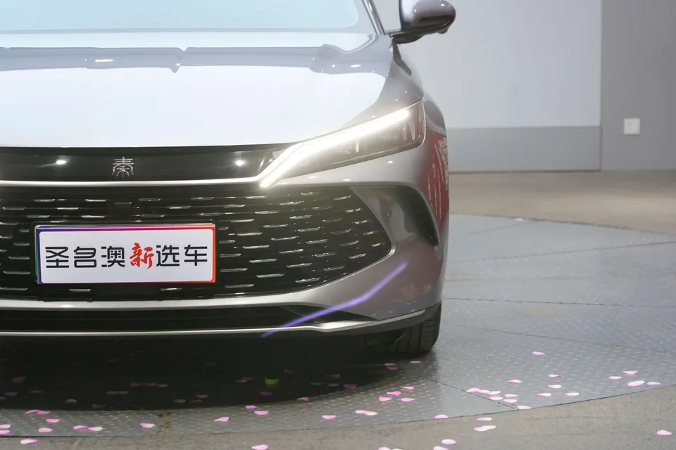 BYD Qin L DM Qin L DM 2025 Intelligent Driving Edition DM-i 80KM Leading Edition 2025 — thumbnail 5