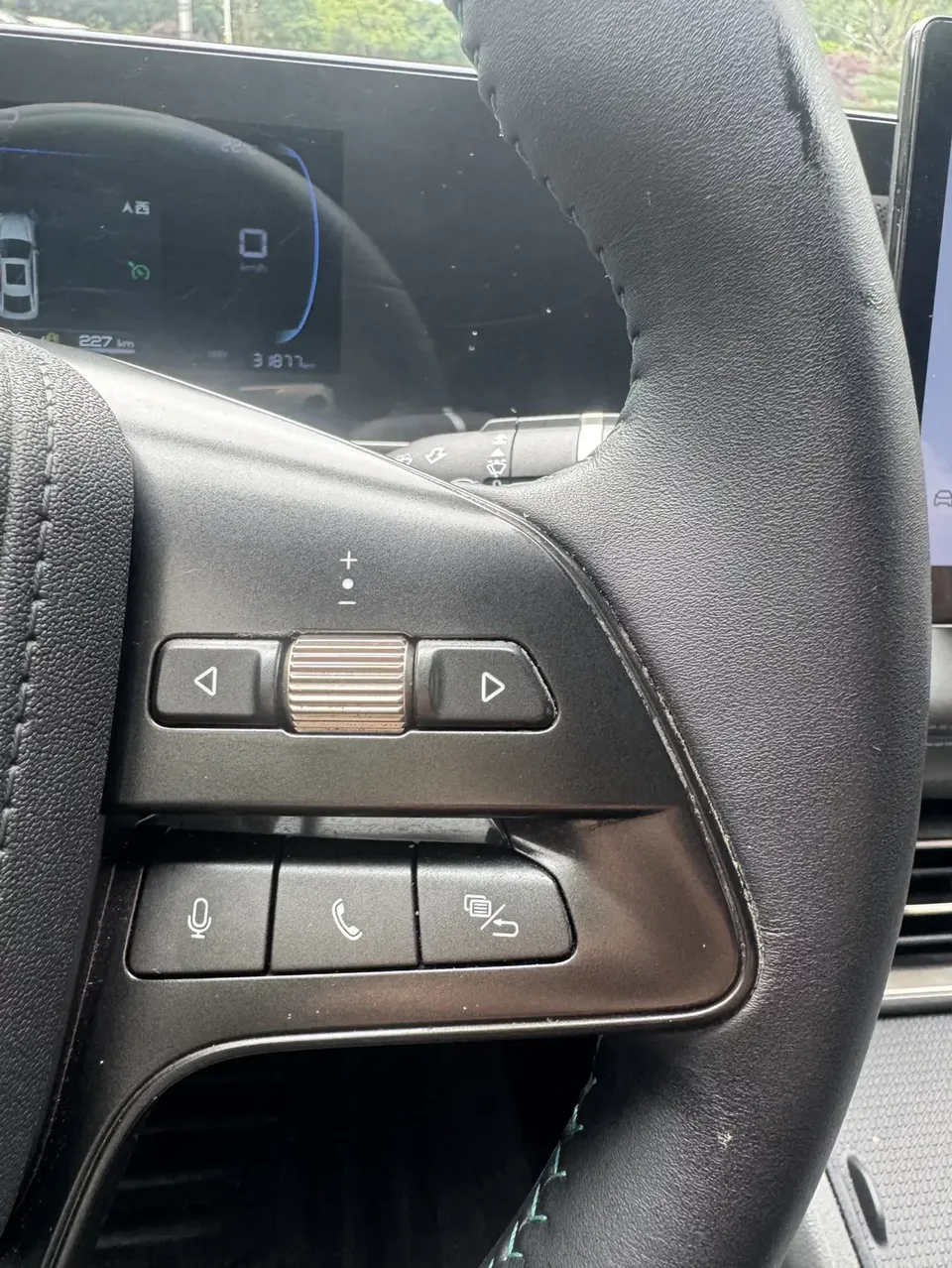 BYD Qin L DM Qin L DM 2024 DM-i 80KM Leading Type 2024 — thumbnail 3
