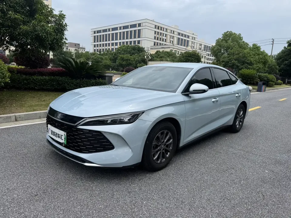 BYD Qin L DM Qin L DM 2024 DM-i 80KM Leading Type 2024 — photo 1, buy with delivery to Moscow