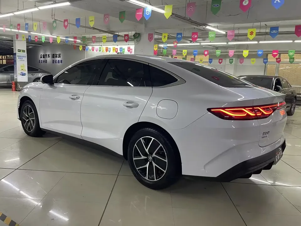 BYD Qin L DM Qin L DM 2024 DM-i 120KM Leading Type 2024 — thumbnail 4