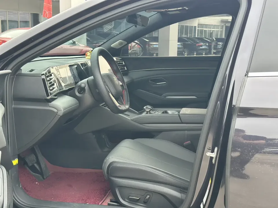 BYD Qin L DM Qin L DM 2024 DM-i 80KM Beyond 2024 — миниатюра 5