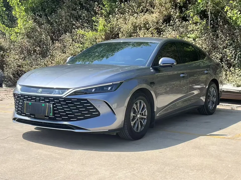 BYD Qin L DM Qin L DM 2025 Intelligent Driving Edition DM-i 80KM Leading Edition 2025 — photo 1, buy with delivery to Moscow