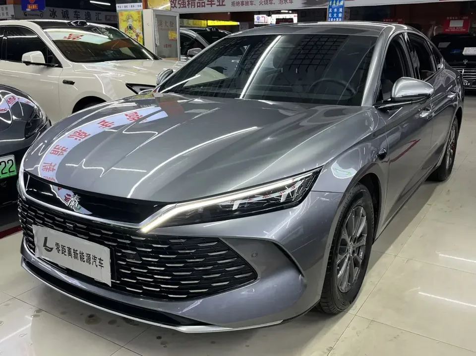 BYD Qin L DM Qin L DM 2025 Intelligent Driving Edition DM-i 80KM Leading Edition 2025 — photo 1, buy with delivery to Moscow