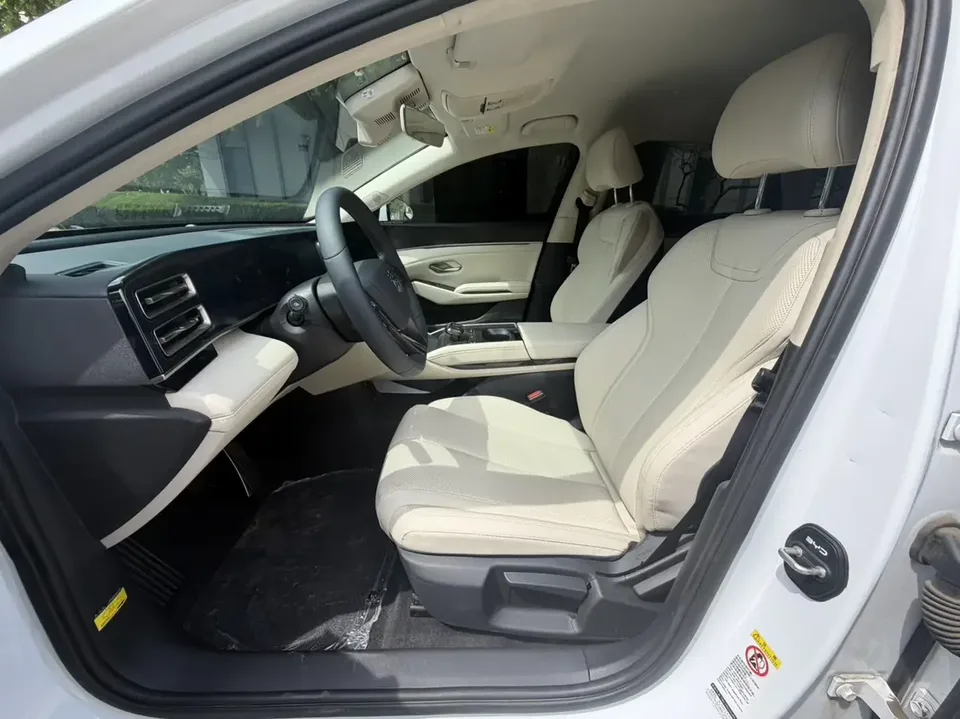 BYD Qin L DM Qin L DM 2024 DM-i 80KM Leading Type 2025 — thumbnail 4
