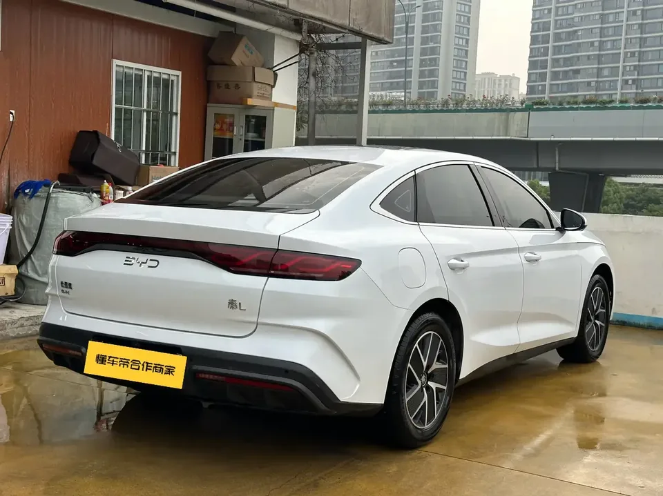 BYD Qin L DM Qin L DM 2024 DM-i 120KM Leading Type 2025 — миниатюра 2