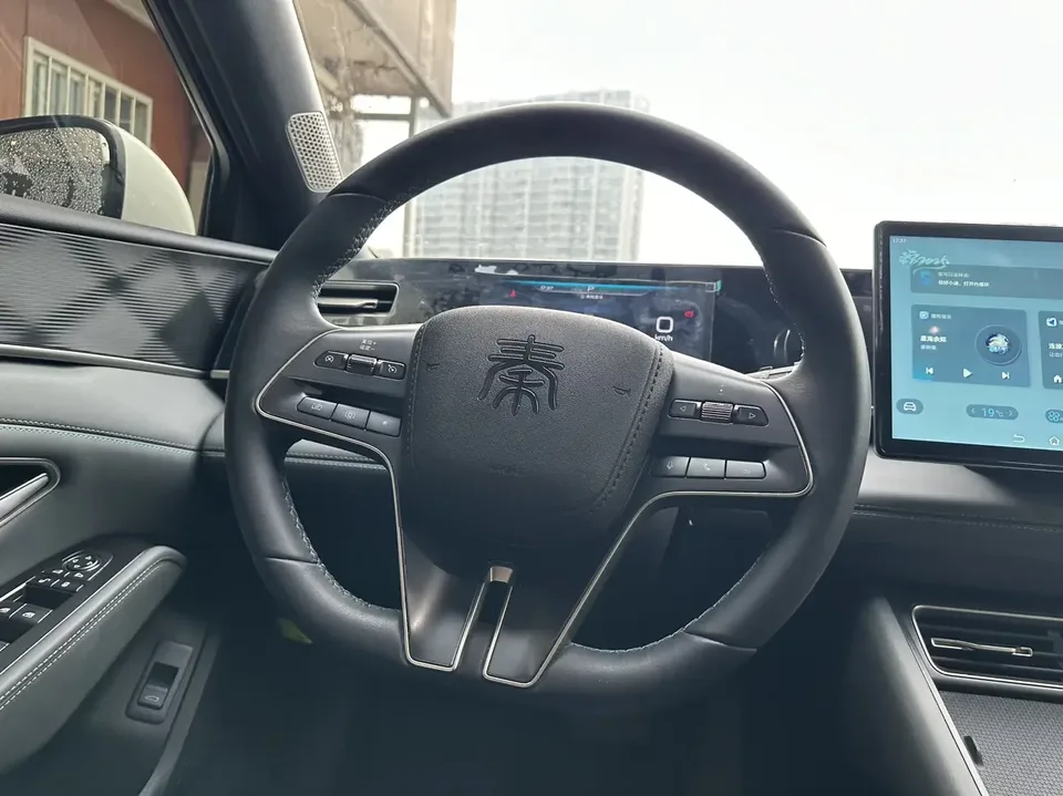 BYD Qin L DM Qin L DM 2024 DM-i 120KM Leading Type 2025 — миниатюра 3