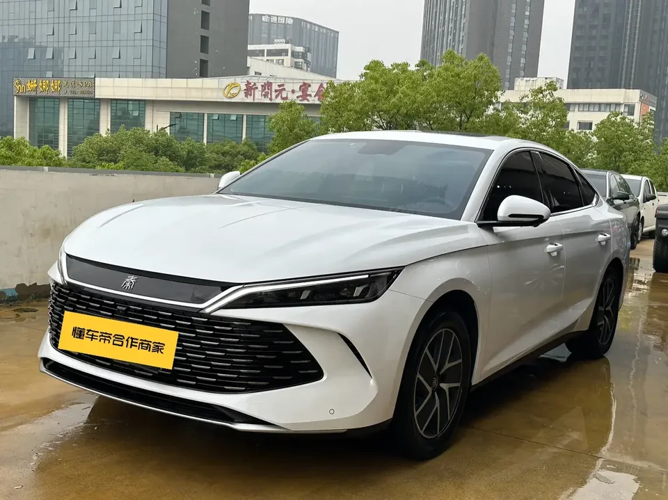 BYD Qin L DM Qin L DM 2024 DM-i 120KM Leading Type 2025 — фото 1, купить с доставкой в Москву